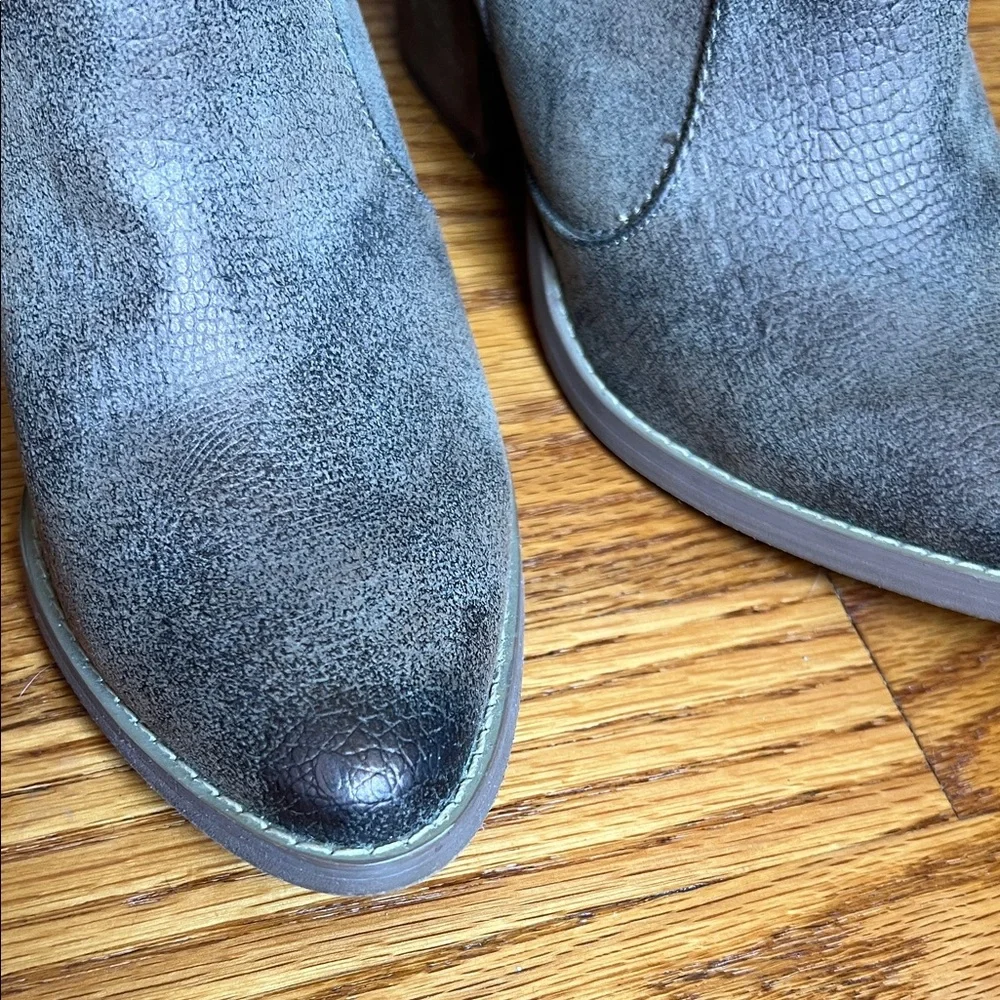 Not Rated distressed metallic